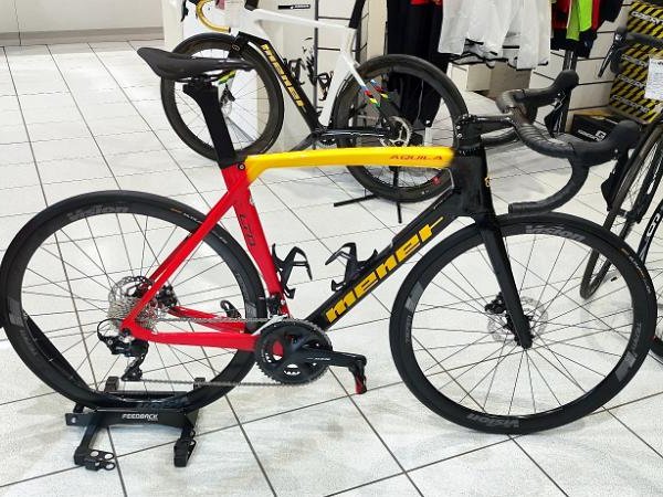 Aquila LTD - Noir Jaune Rouge