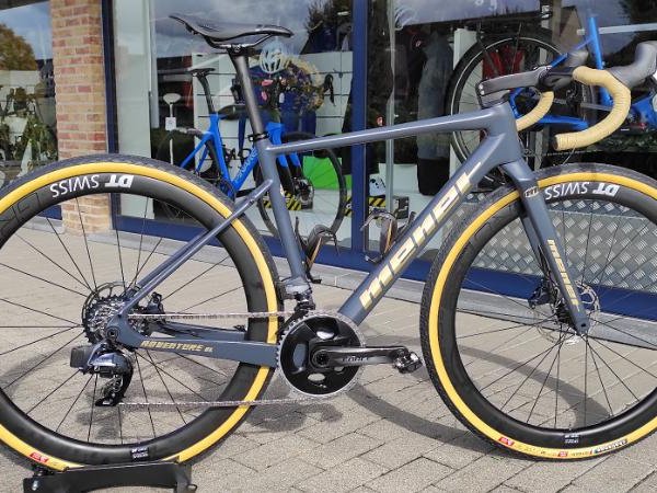 Adventure SL - Black mat - force etap