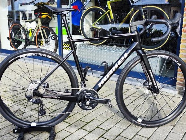 Adventure SL - black - gold
